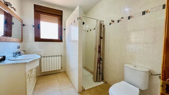 Chalet de 3 habitaciones en La Portellada en venta - 208.000 € (Ref: 9965453)
