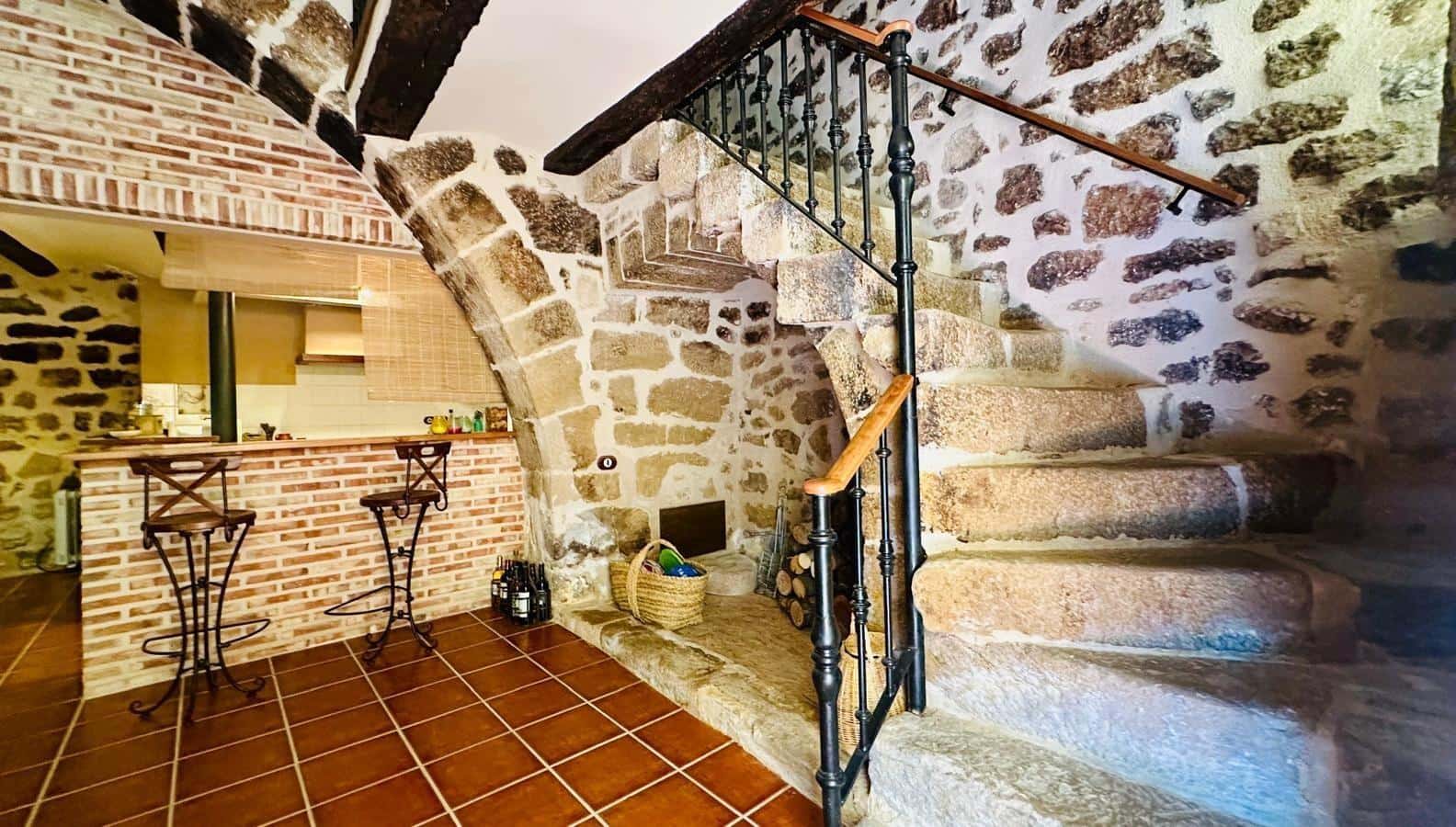 6 soverom Hus til salgs i Cretas - € 198 000 (Ref: 9970767)