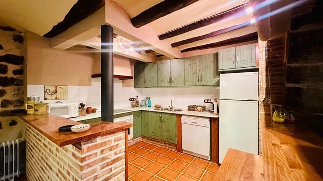 6 sovrum Hus till salu i Cretas - 198 000 € (Ref: 9970767)