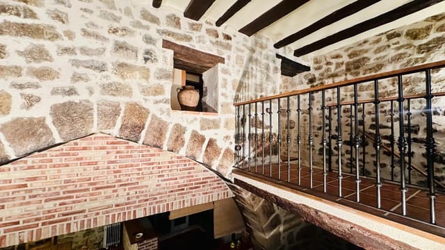 6 sovrum Hus till salu i Cretas - 198 000 € (Ref: 9970767)