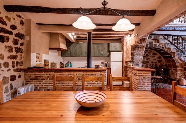 6 sovrum Hus till salu i Cretas - 198 000 € (Ref: 9970767)