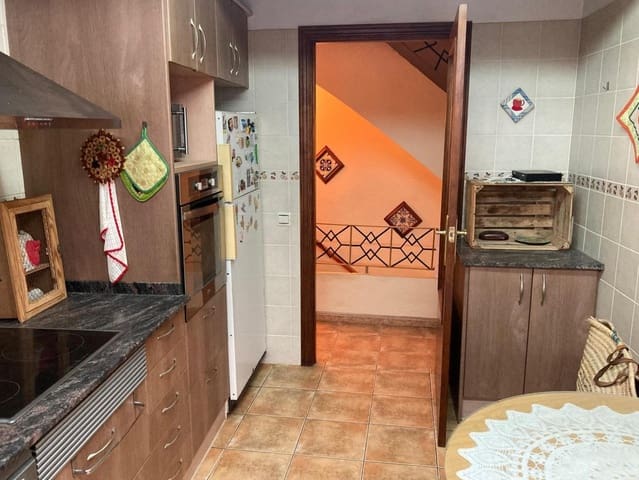 4 slaapkamer Huis te koop in Torre del Compte - € 120.000 (Ref: 9977452)