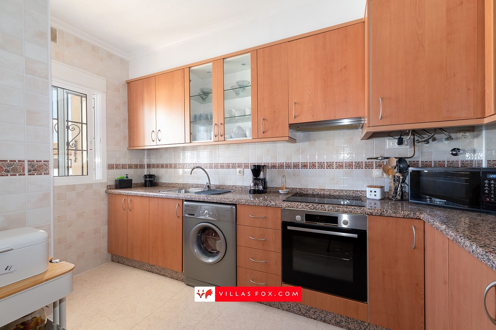 3 bedroom Villa for sale in Bigastro with pool garage - € 320,000 (Ref: 10124474)