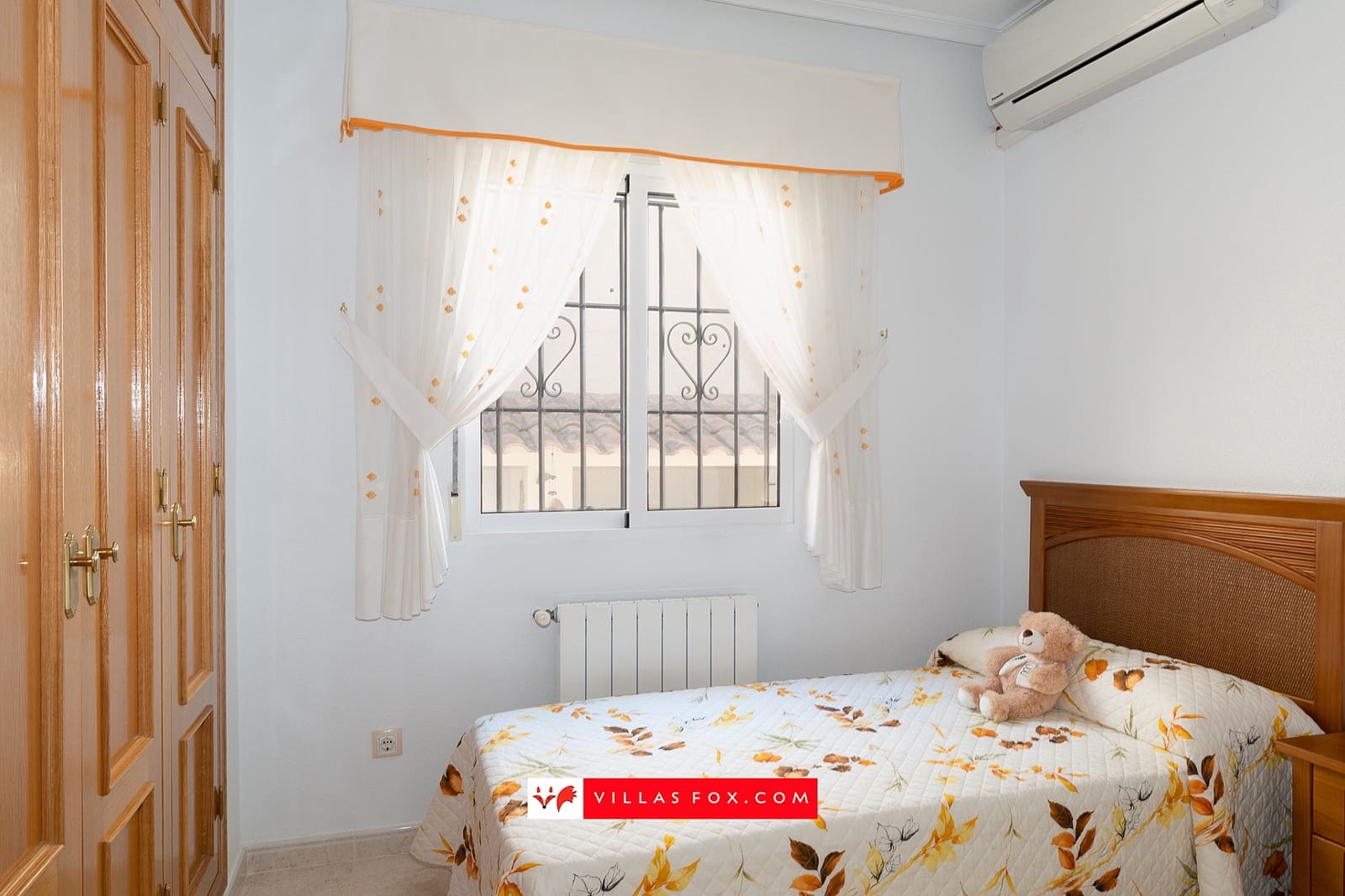 3 bedroom Villa for sale in Bigastro with pool garage - € 320,000 (Ref: 10124474)