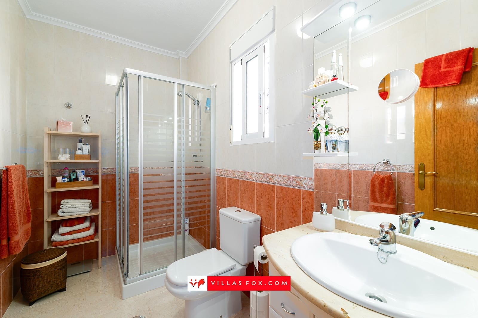3 bedroom Villa for sale in Bigastro with pool garage - € 320,000 (Ref: 10124474)