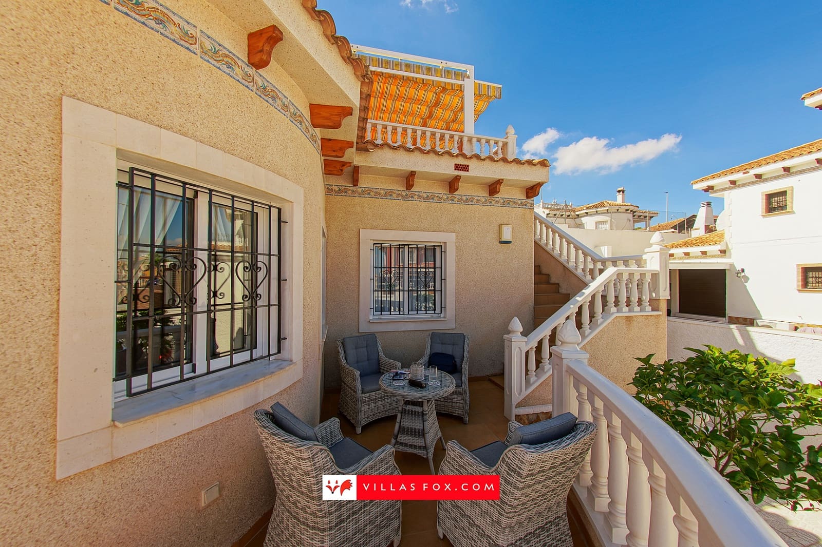 3 bedroom Villa for sale in Bigastro with pool garage - € 320,000 (Ref: 10124474)