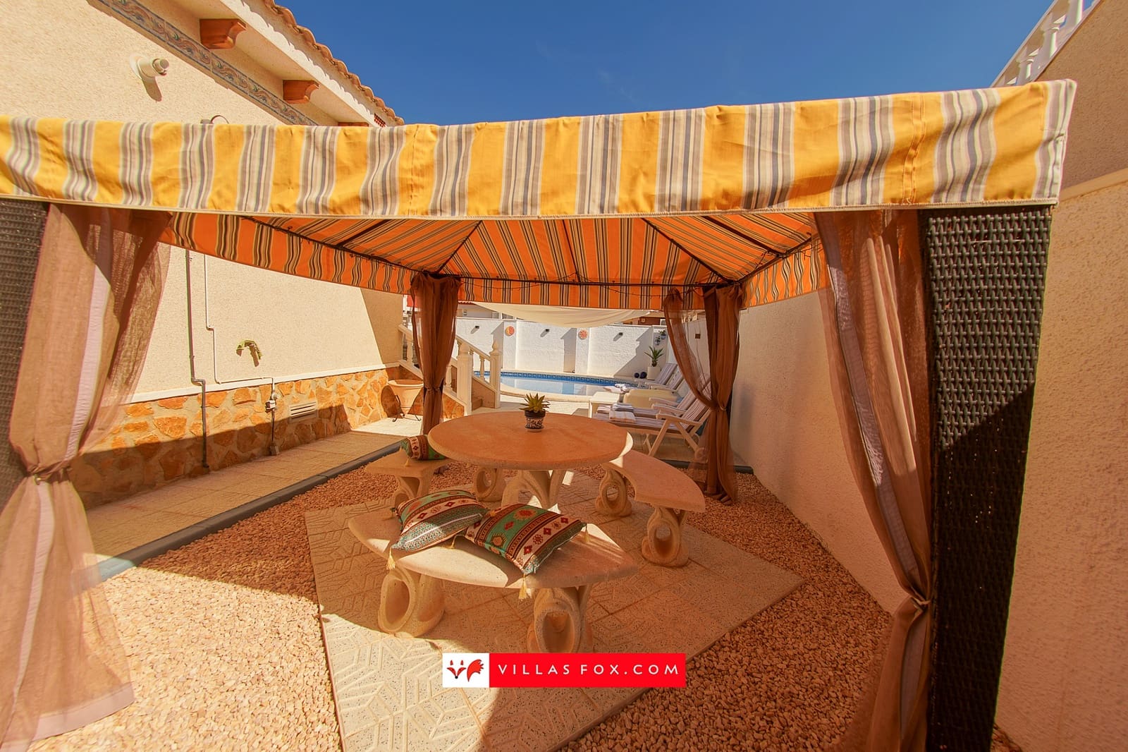 3 bedroom Villa for sale in Bigastro with pool garage - € 320,000 (Ref: 10124474)