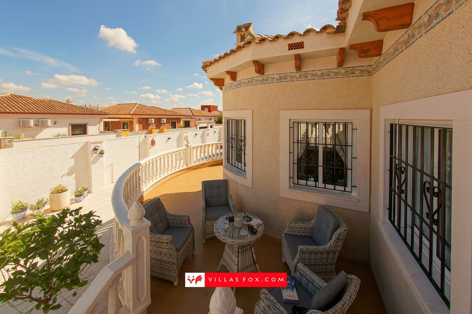 3 bedroom Villa for sale in Bigastro with pool garage - € 320,000 (Ref: 10124474)