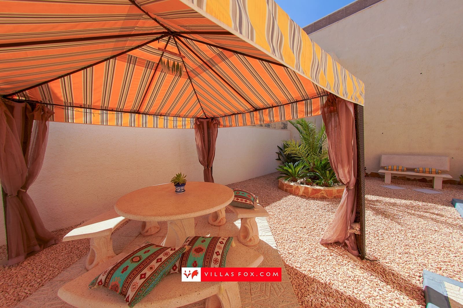 3 bedroom Villa for sale in Bigastro with pool garage - € 320,000 (Ref: 10124474)