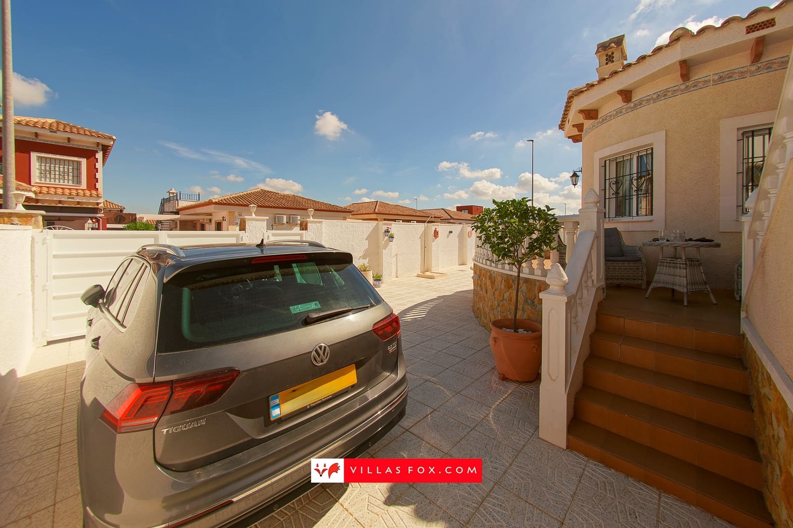 3 bedroom Villa for sale in Bigastro with pool garage - € 320,000 (Ref: 10124474)