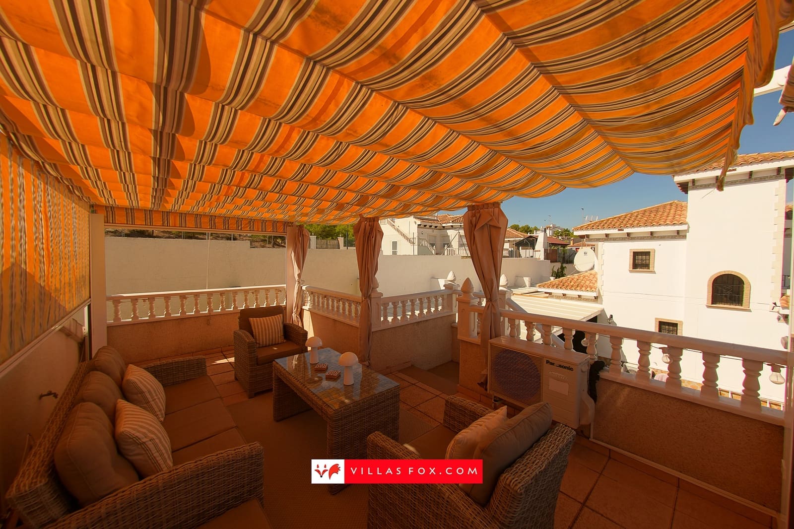3 bedroom Villa for sale in Bigastro with pool garage - € 320,000 (Ref: 10124474)