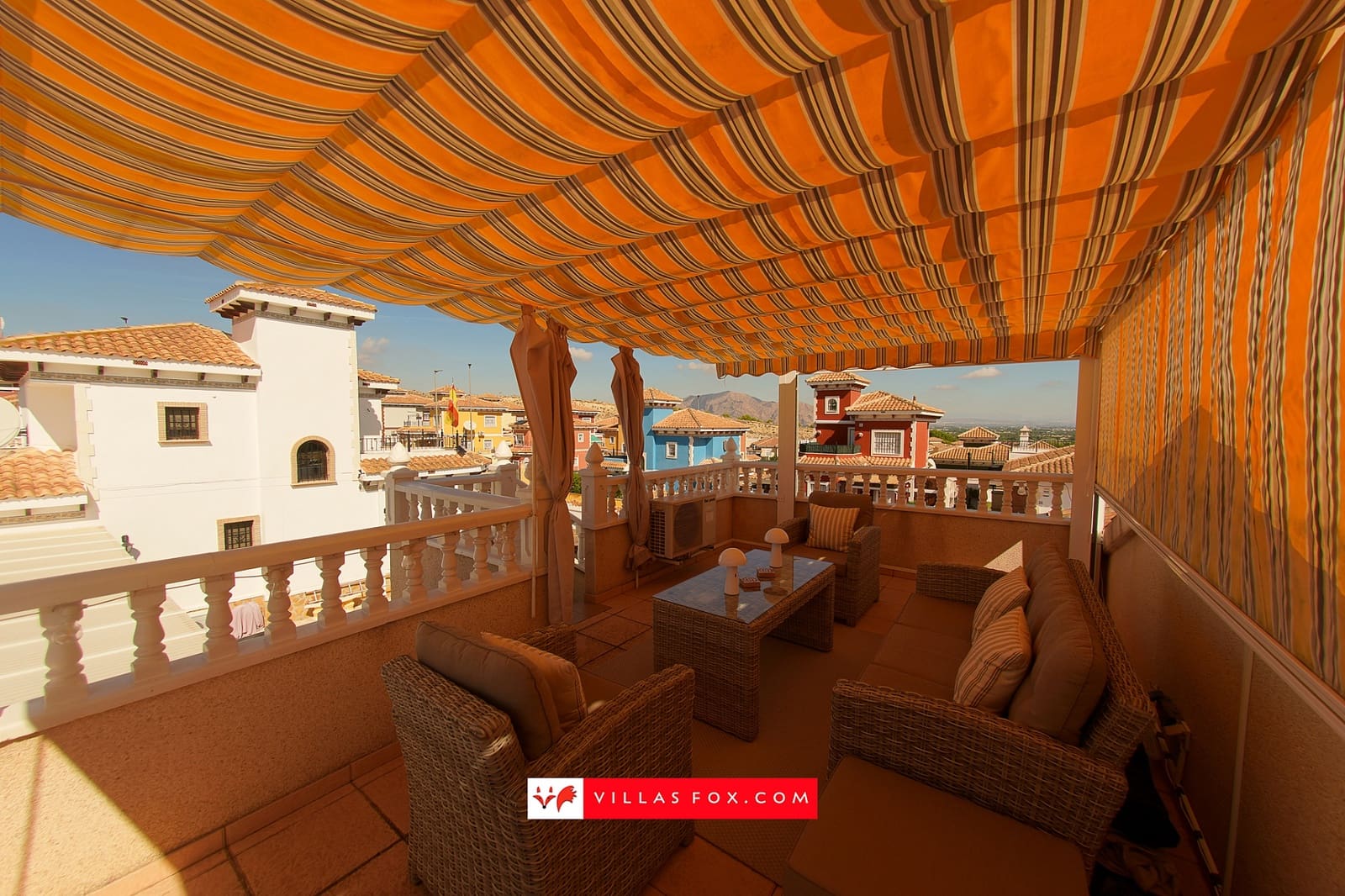 3 bedroom Villa for sale in Bigastro with pool garage - € 320,000 (Ref: 10124474)