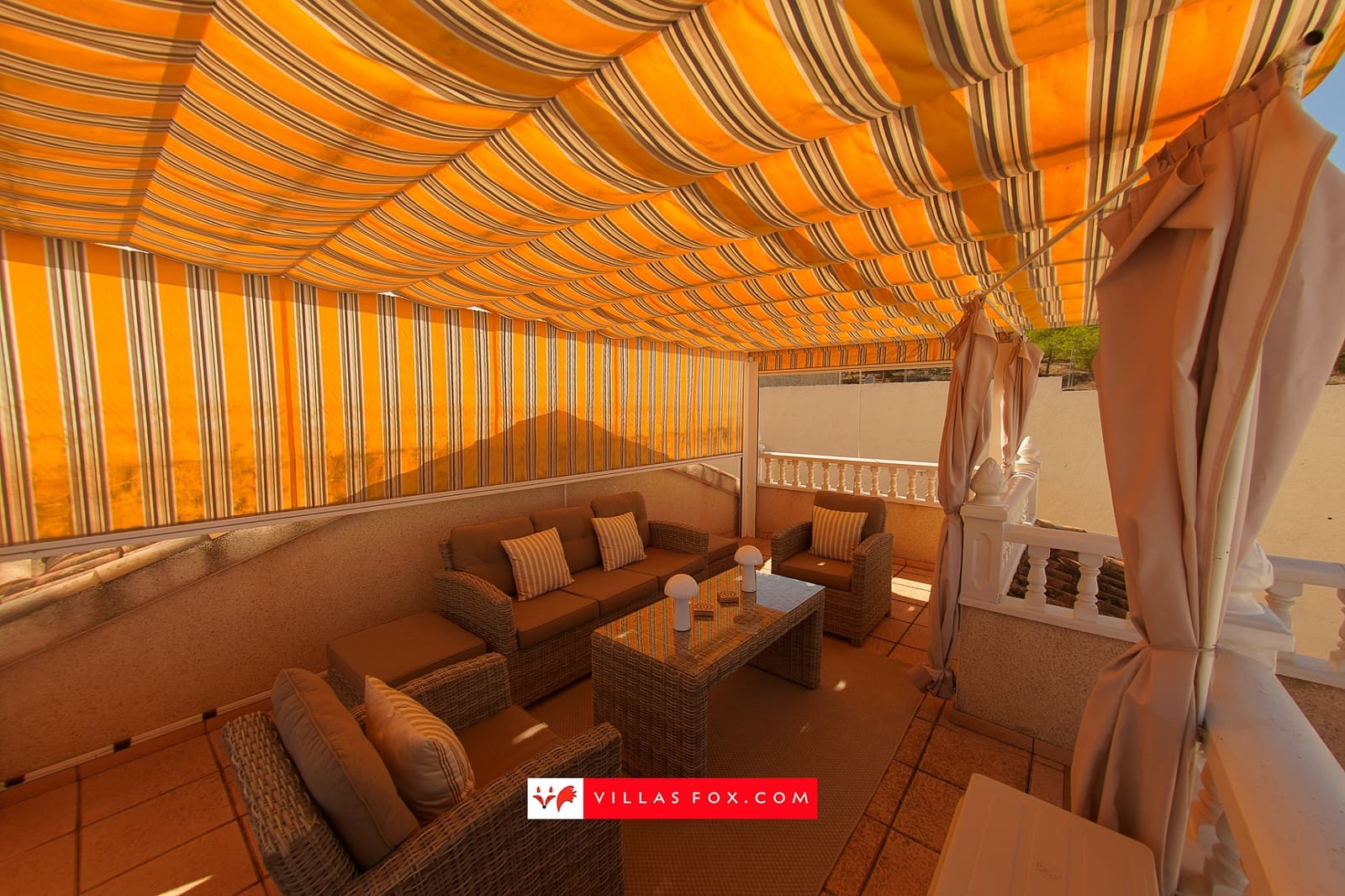 3 bedroom Villa for sale in Bigastro with pool garage - € 320,000 (Ref: 10124474)