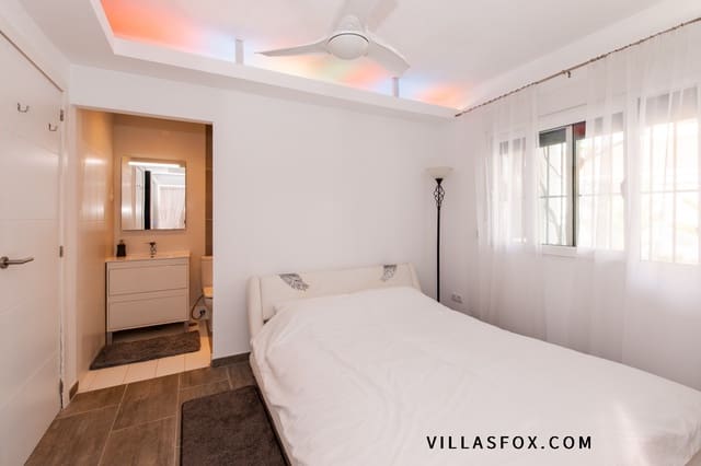 3 makuuhuone Huvila myytävänä paikassa San Miguel de Salinas mukana uima-altaan - 349 000 € (Ref: 8062931)