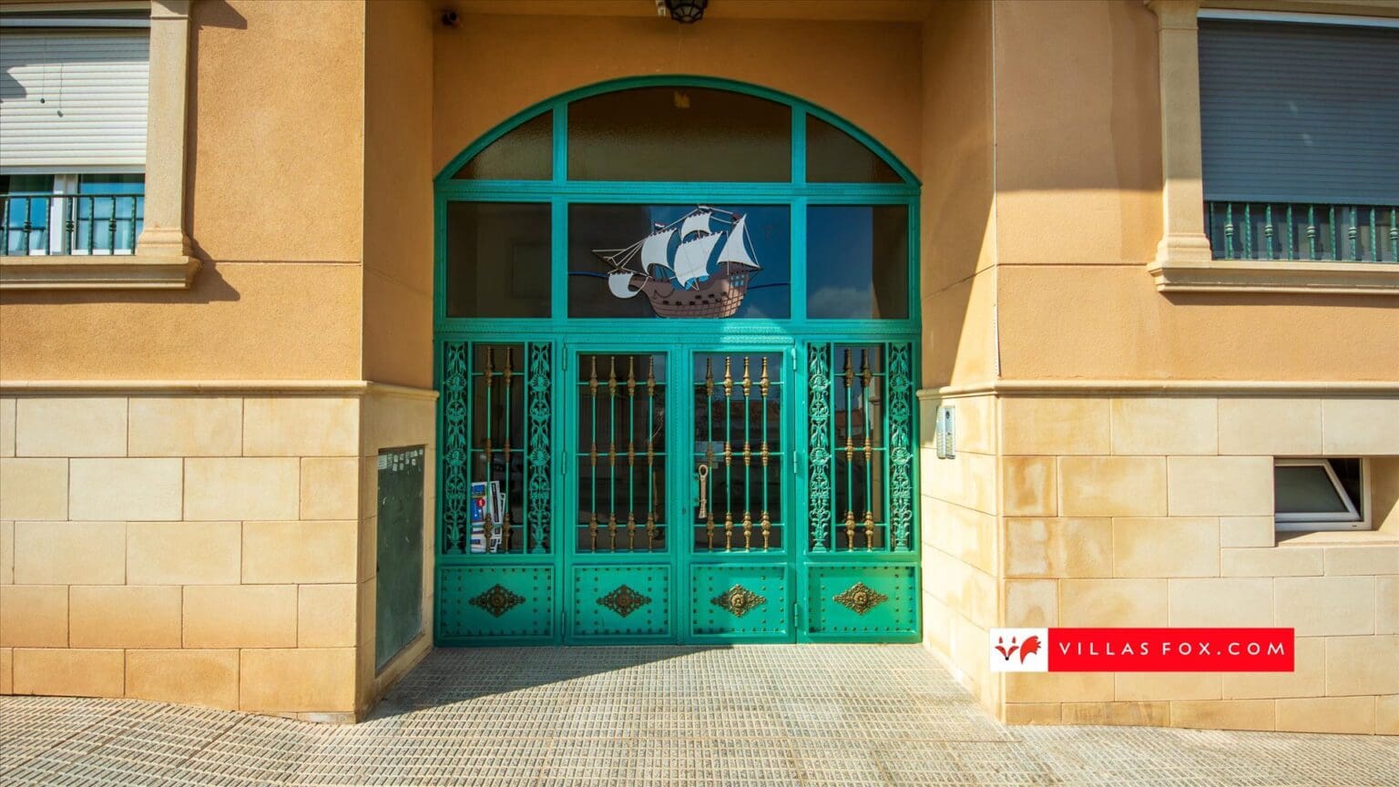 Apartamento de 2 habitaciones en San Miguel de Salinas en venta - 126.000 € (Ref: 8608773)