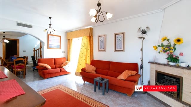 3 makuuhuone Huvila myytävänä paikassa San Miguel de Salinas mukana uima-altaan - 340 000 € (Ref: 8611614)