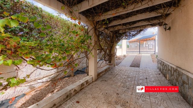 3 makuuhuone Huvila myytävänä paikassa San Miguel de Salinas mukana uima-altaan - 340 000 € (Ref: 8611614)