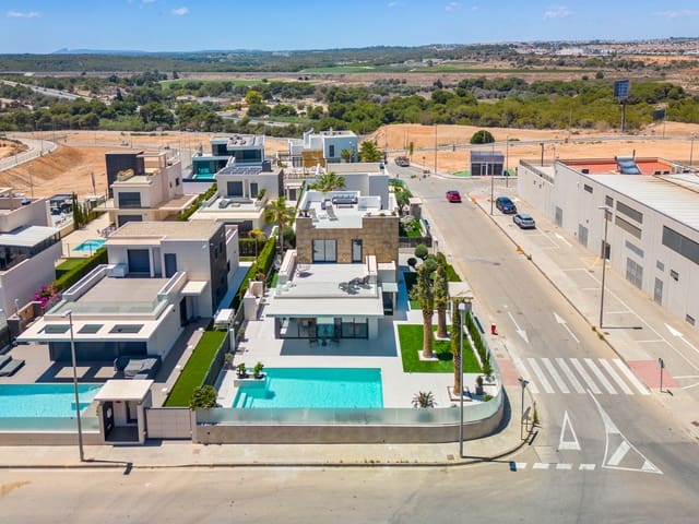 4 makuuhuone Huvila myytävänä paikassa Campoamor, Orihuela mukana uima-altaan - 1 500 000 € (Ref: 8651260)