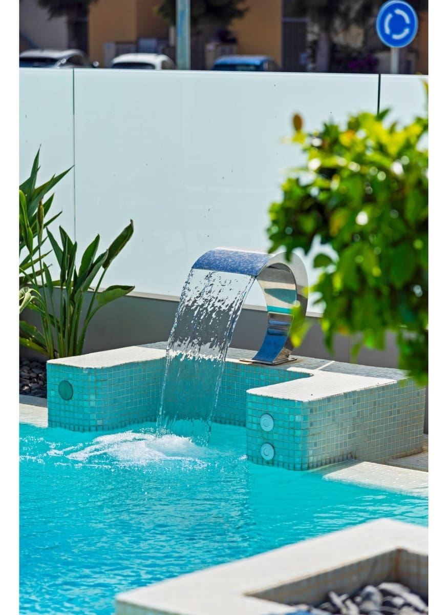 4 makuuhuone Huvila myytävänä paikassa Orihuela Costa mukana uima-altaan - 1 500 000 € (Ref: 8651260)