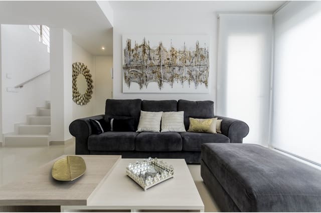 4 quarto Moradia para venda em San Miguel de Salinas com piscina - 630 000 € (Ref: 8651263)