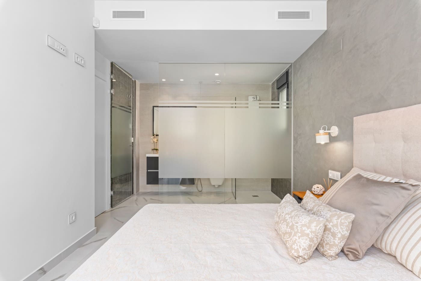 Apartamento de 2 habitaciones en San Miguel de Salinas en venta con piscina garaje - 375.000 € (Ref: 8651271)