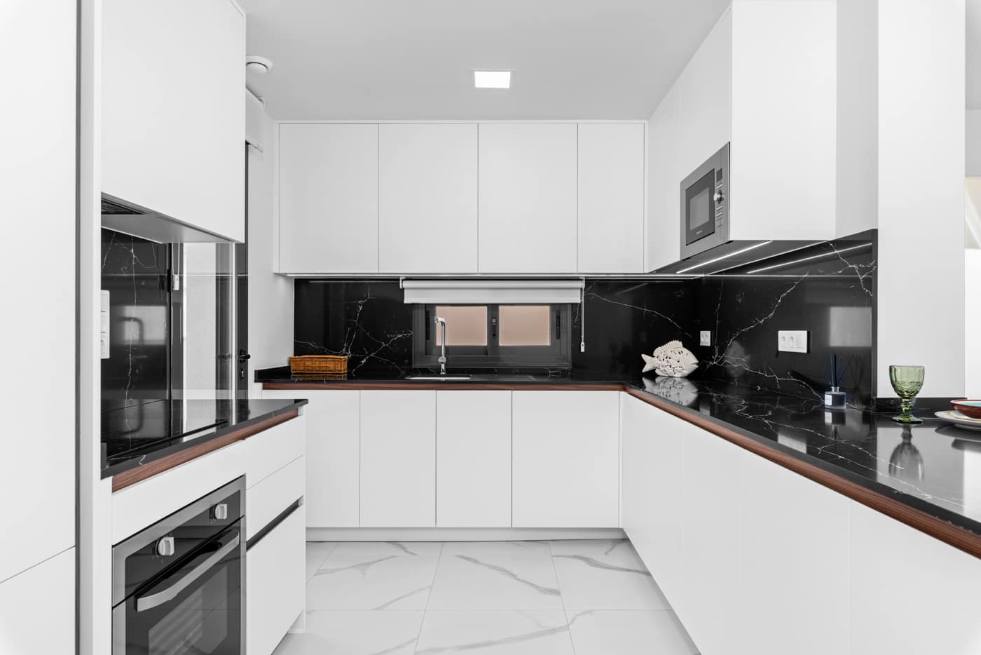 Apartamento de 2 habitaciones en San Miguel de Salinas en venta con piscina garaje - 375.000 € (Ref: 8651271)