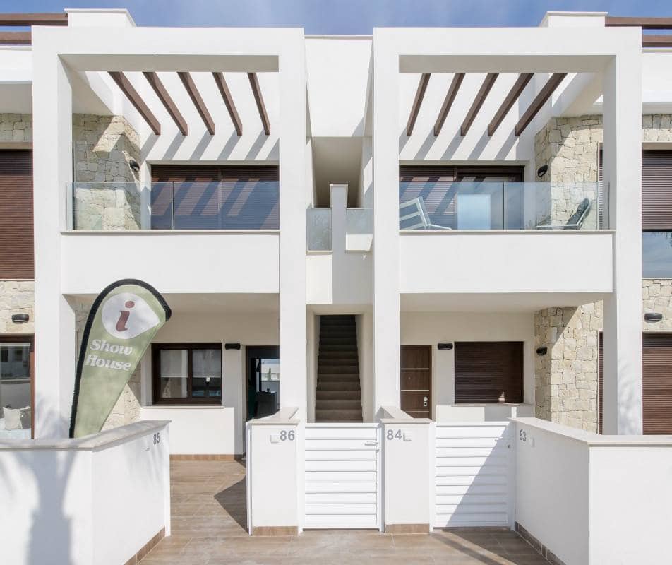 2 bedroom Apartment for sale in Torrevieja with pool garage - € 275,000 (Ref: 8651275)