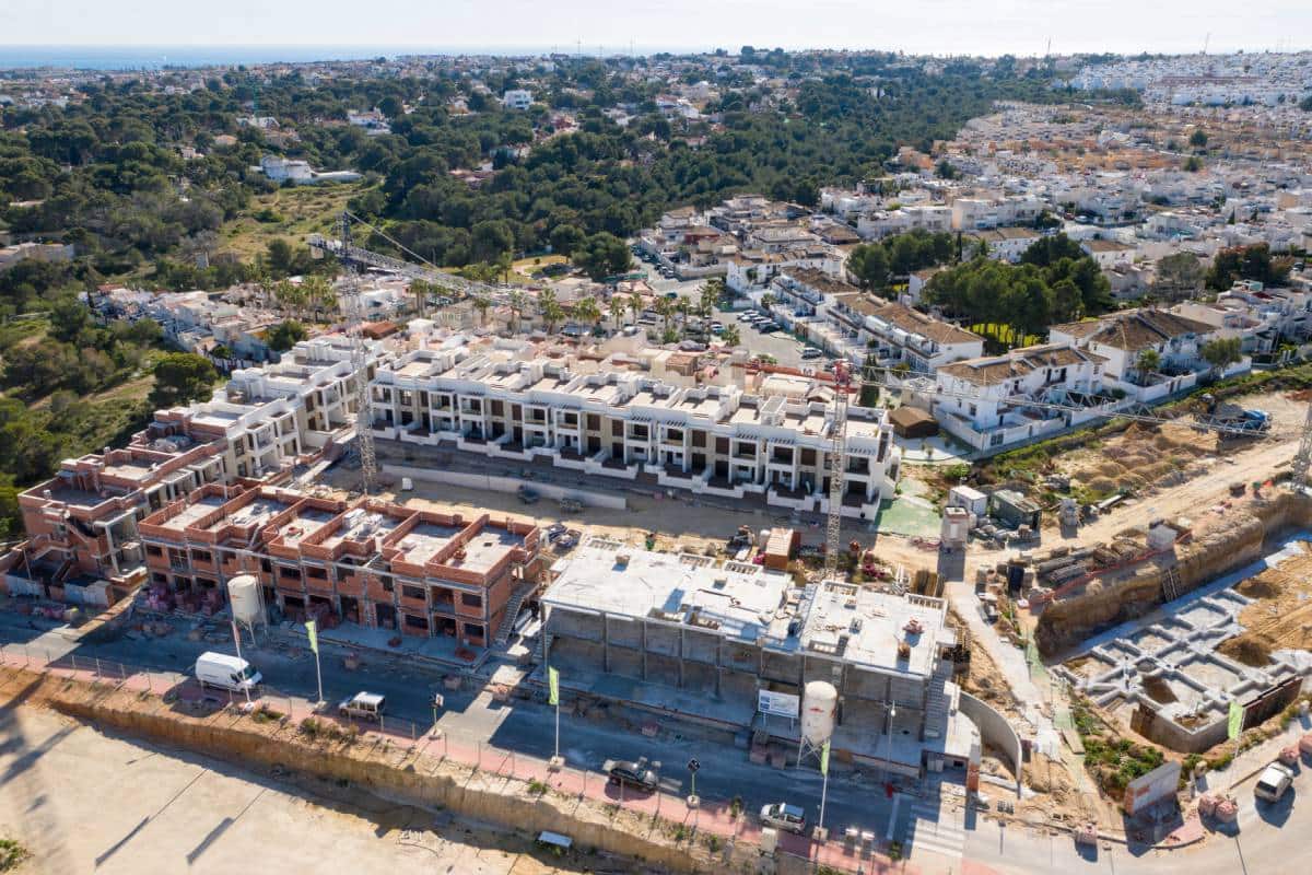 2 bedroom Apartment for sale in Torrevieja with pool garage - € 275,000 (Ref: 8651275)