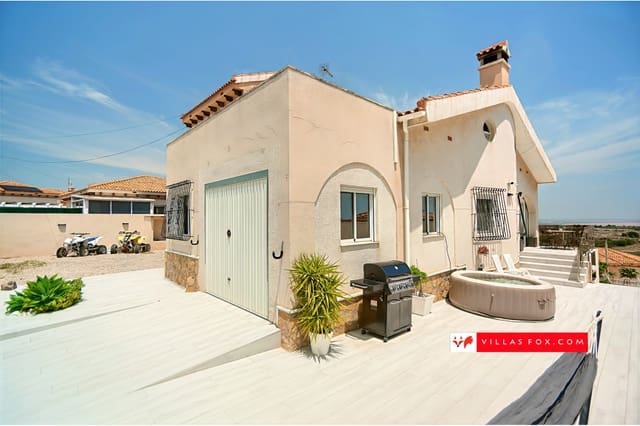 5 makuuhuone Huvila myytävänä paikassa San Miguel de Salinas mukana uima-altaan 
autotalli - 599 999 € (Ref: 8704583)