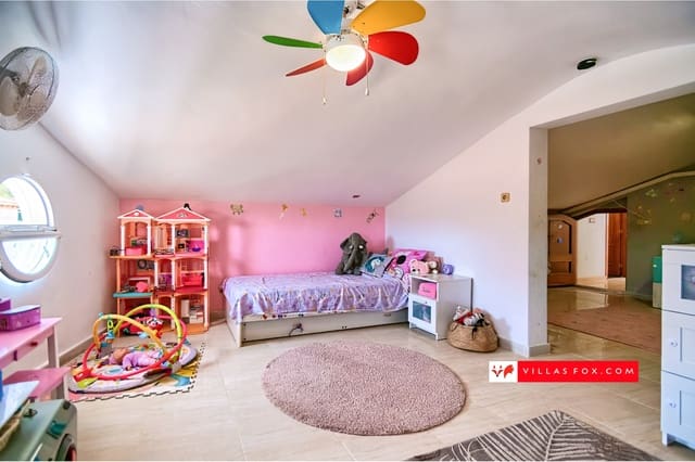 5 slaapkamer Villa te koop in San Miguel de Salinas met zwembad garage - € 599.999 (Ref: 8704583)
