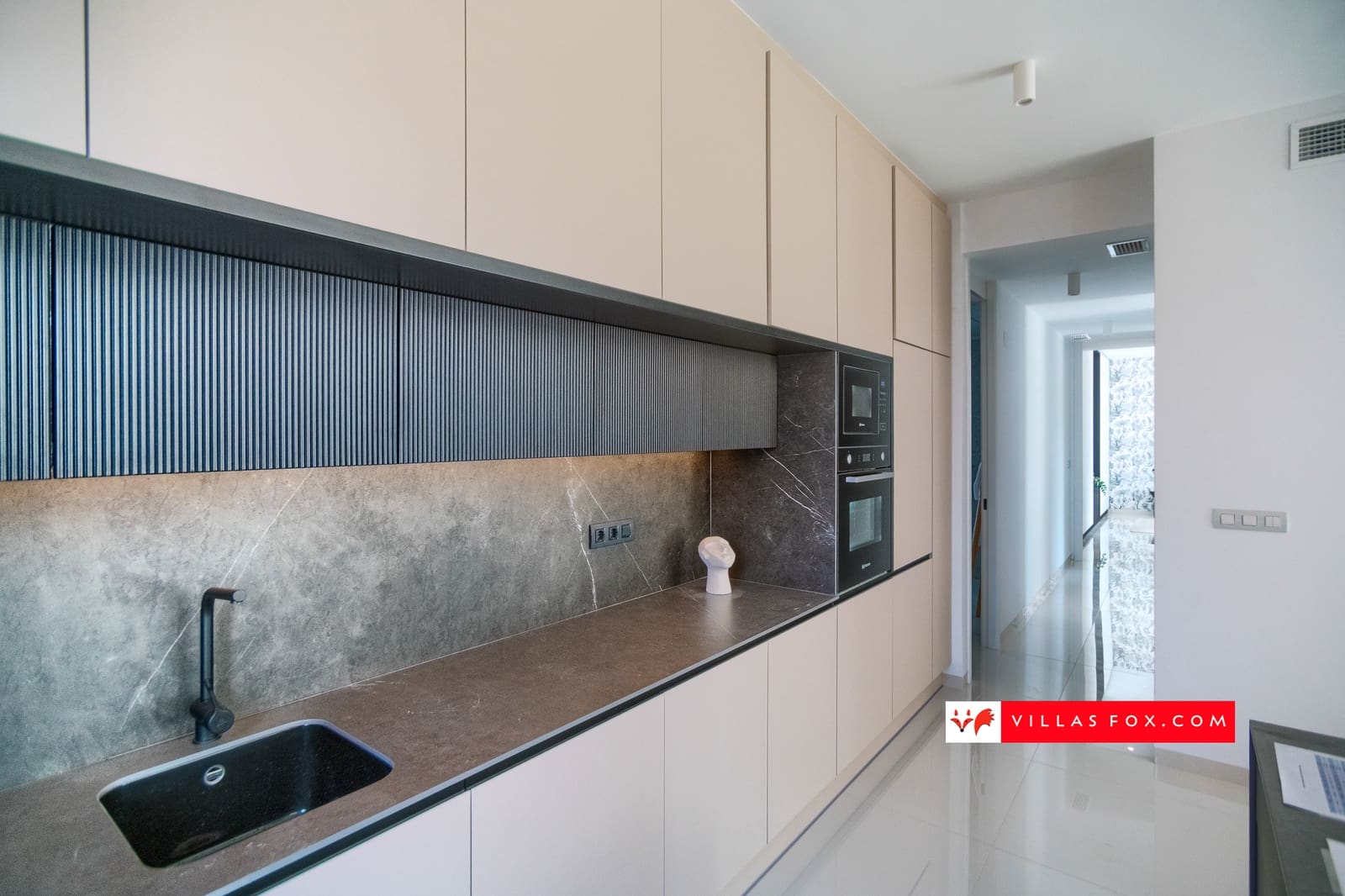 3 slaapkamer Villa te koop in San Miguel de Salinas met zwembad - € 409.900 (Ref: 8912486)