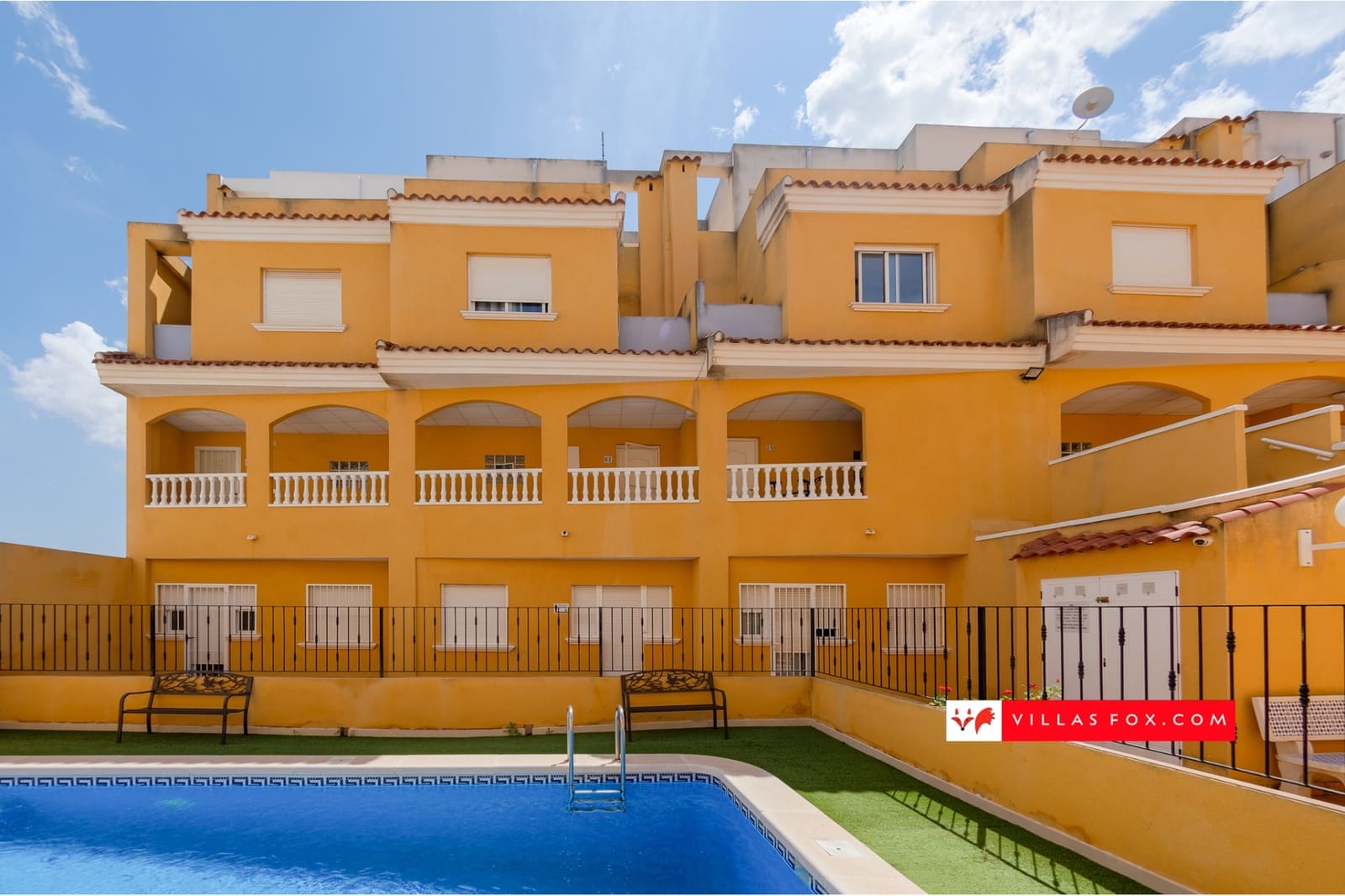 3 bedroom Apartment for sale in Jacarilla with pool - € 129,000 (Ref: 8937478)