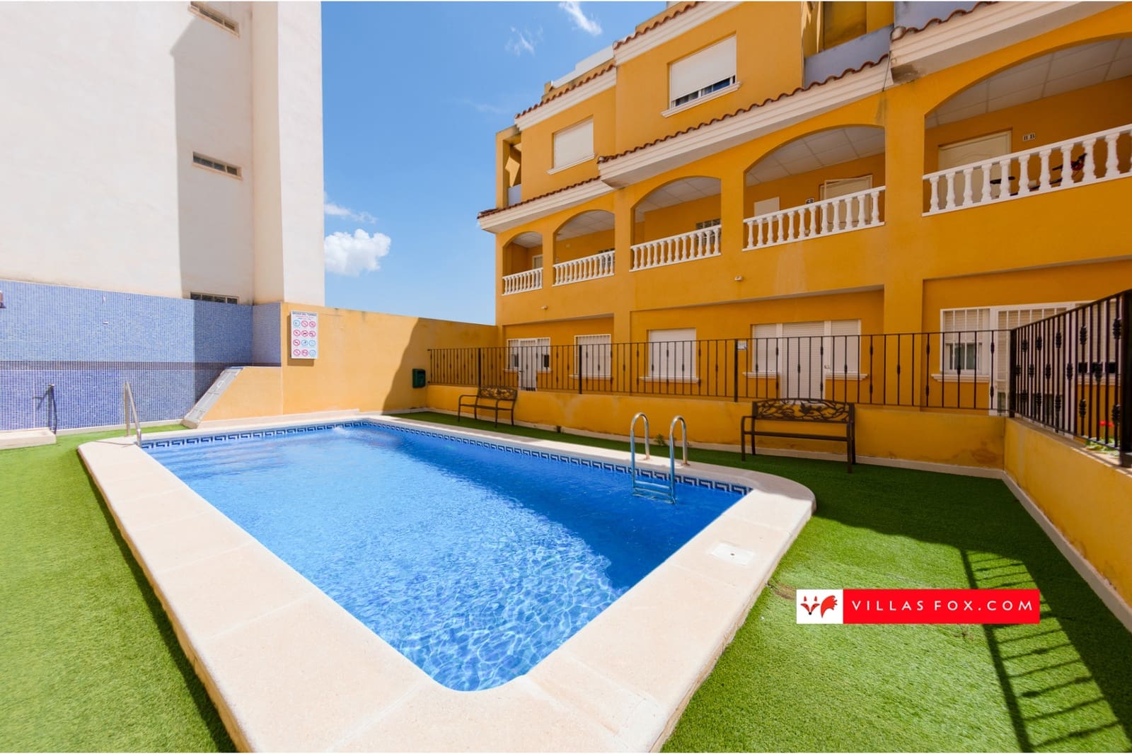 3 bedroom Apartment for sale in Jacarilla with pool - € 129,000 (Ref: 8937478)