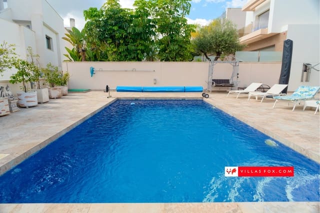 3 soveværelse Villa til salg i San Miguel de Salinas med swimmingpool - € 429.000 (Ref: 8981126)