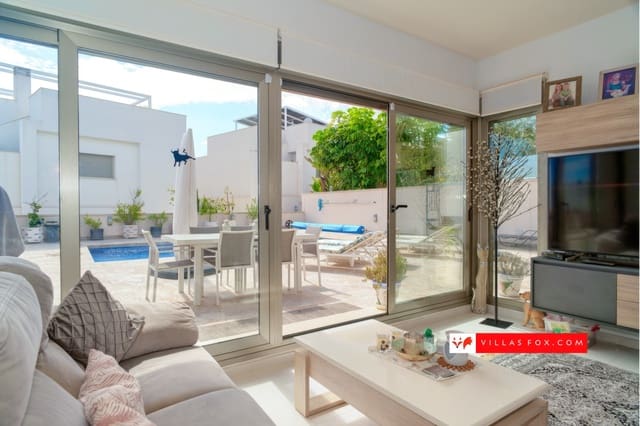 3 soveværelse Villa til salg i San Miguel de Salinas med swimmingpool - € 429.000 (Ref: 8981126)