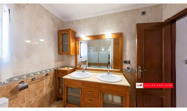 3 Zimmer Haus zu verkaufen in San Miguel de Salinas mit Pool Garage - 249.000 € (Ref: 9024970)