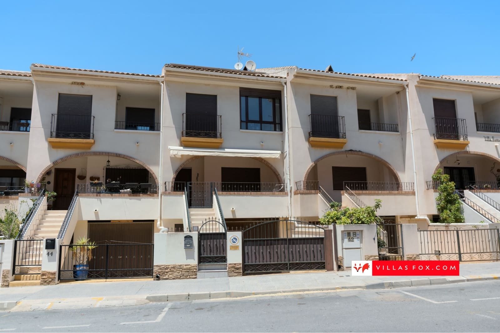 3 soveværelse Byhus til salg i San Miguel de Salinas med swimmingpool garage - € 249.000 (Ref: 9024970)