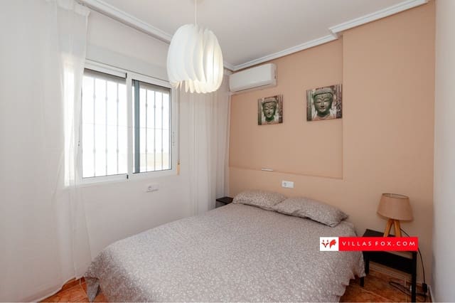 2 bedroom Townhouse for sale in Algorfa with pool - € 155,000 (Ref: 9142026)