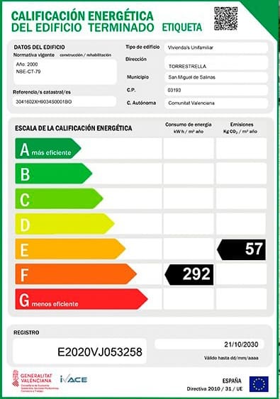 3 makuuhuone Huvila myytävänä paikassa San Miguel de Salinas mukana uima-altaan 
autotalli - 349 000 € (Ref: 9240912)