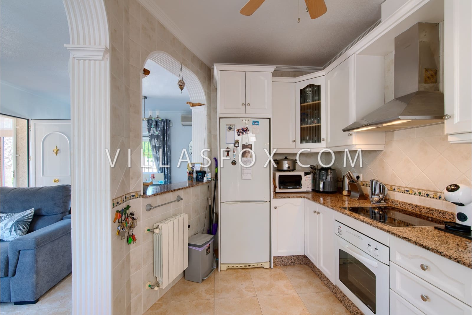 3 makuuhuone Huvila myytävänä paikassa San Miguel de Salinas mukana uima-altaan 
autotalli - 349 000 € (Ref: 9240912)