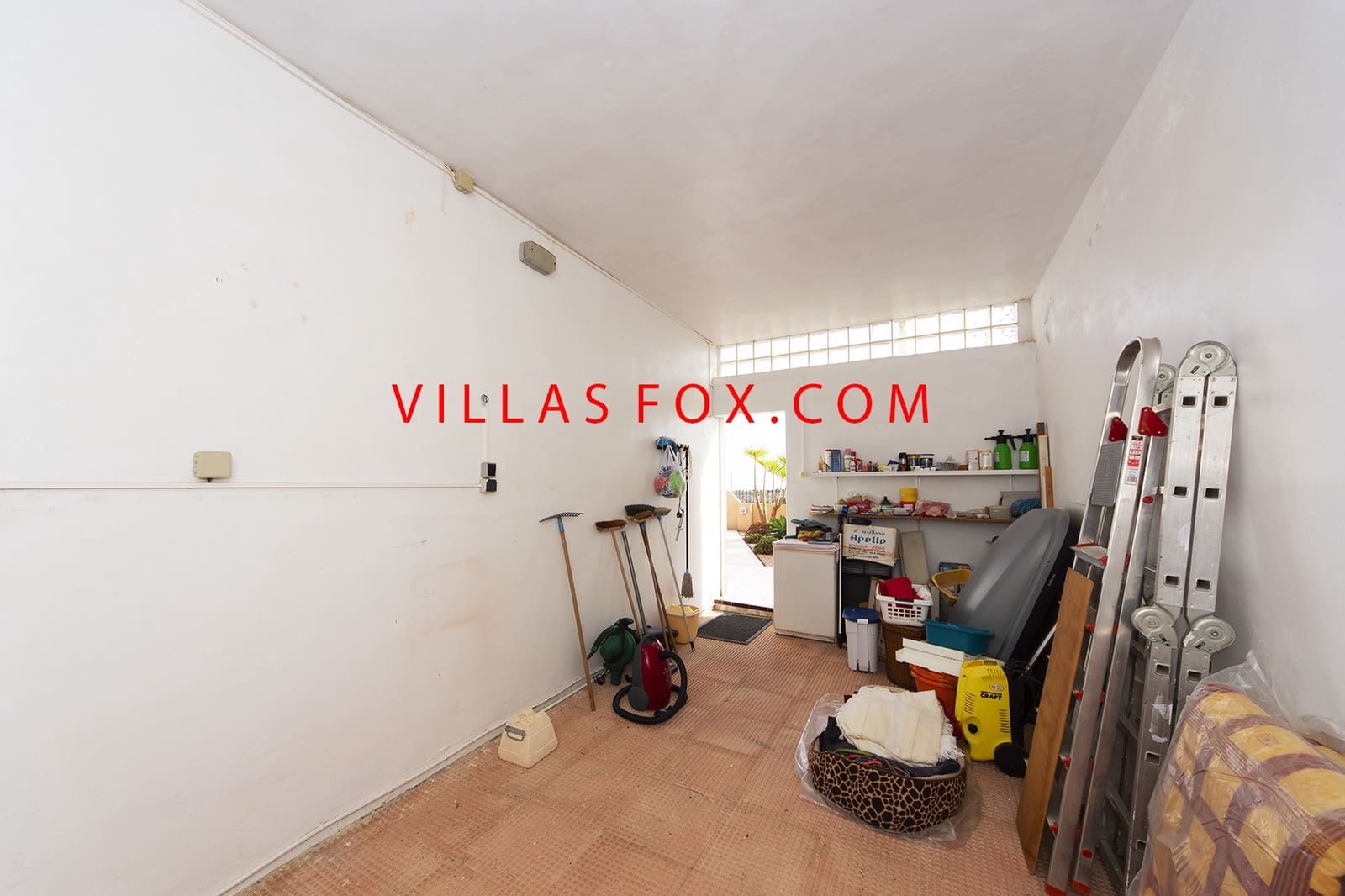 3 makuuhuone Huvila myytävänä paikassa San Miguel de Salinas mukana uima-altaan 
autotalli - 349 000 € (Ref: 9240912)