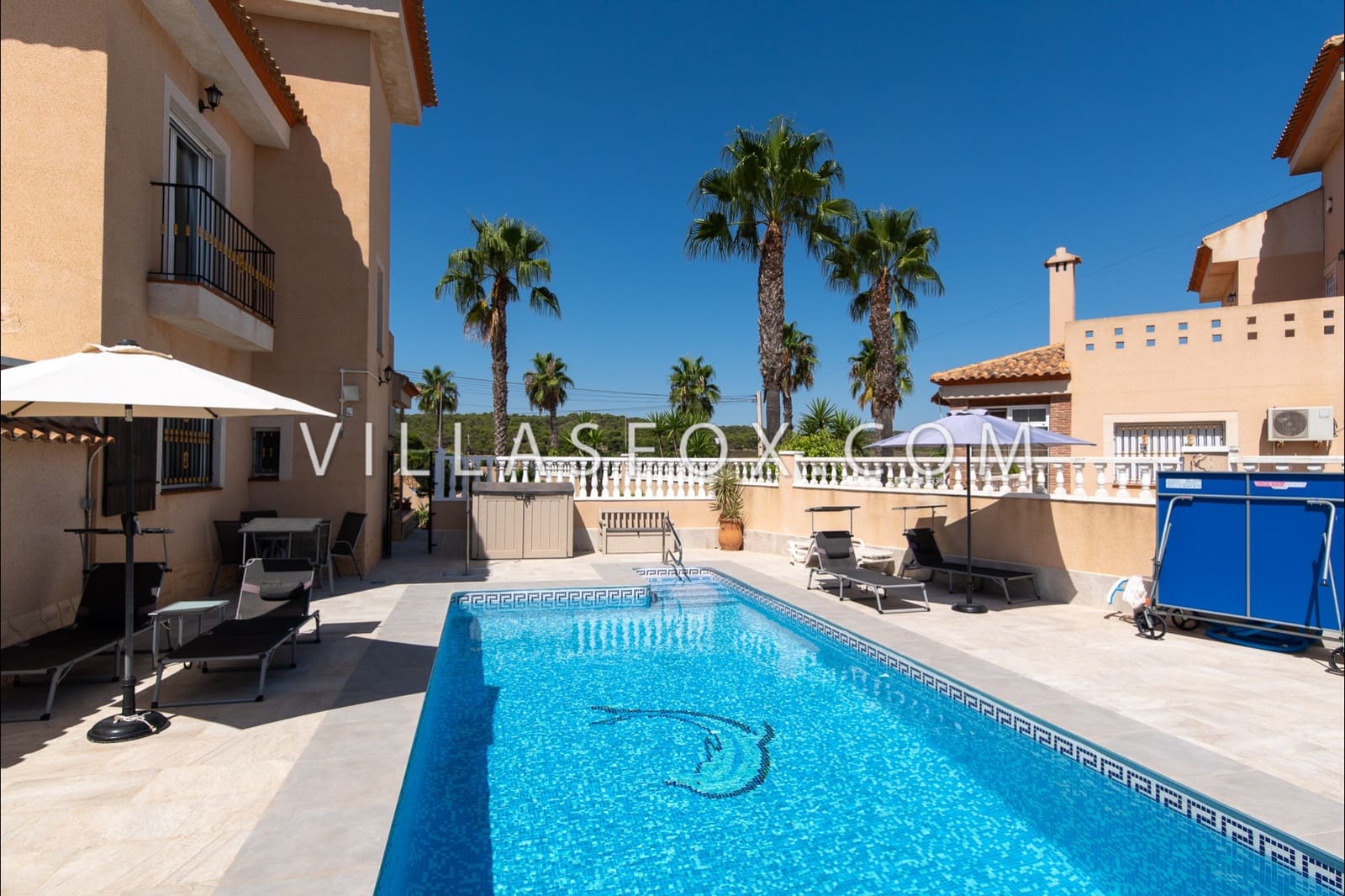 3 makuuhuone Huvila myytävänä paikassa San Miguel de Salinas mukana uima-altaan 
autotalli - 349 000 € (Ref: 9240912)