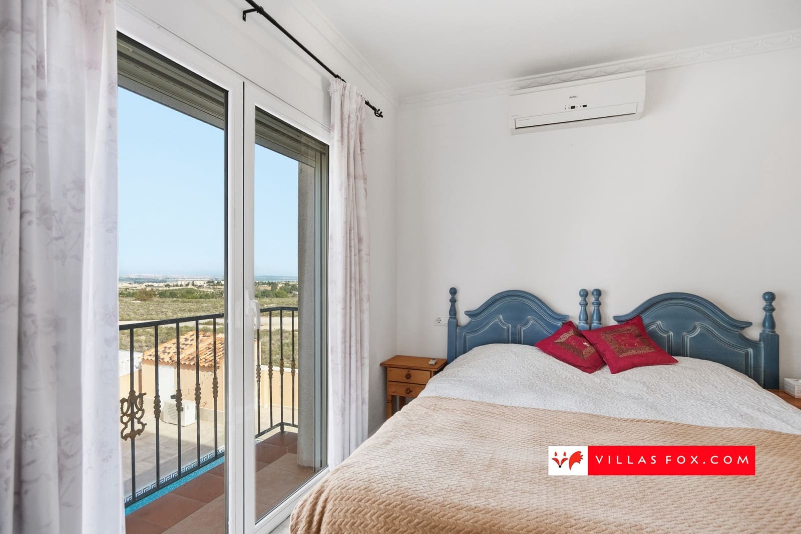 3 makuuhuone Huvila myytävänä paikassa San Miguel de Salinas mukana uima-altaan 
autotalli - 349 000 € (Ref: 9240912)