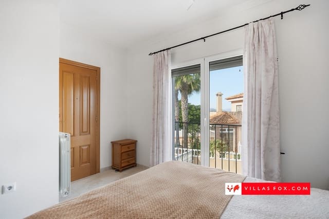 3 makuuhuone Huvila myytävänä paikassa San Miguel de Salinas mukana uima-altaan 
autotalli - 349 000 € (Ref: 9240912)