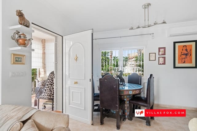 3 makuuhuone Huvila myytävänä paikassa San Miguel de Salinas mukana uima-altaan 
autotalli - 349 000 € (Ref: 9240912)