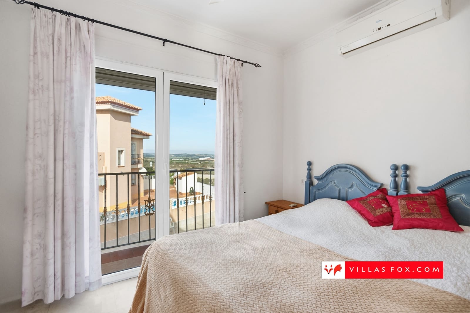 3 makuuhuone Huvila myytävänä paikassa San Miguel de Salinas mukana uima-altaan 
autotalli - 349 000 € (Ref: 9240912)