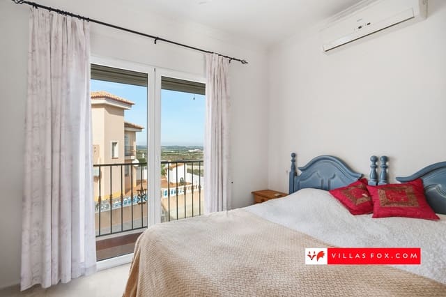 3 makuuhuone Huvila myytävänä paikassa San Miguel de Salinas mukana uima-altaan 
autotalli - 349 000 € (Ref: 9240912)