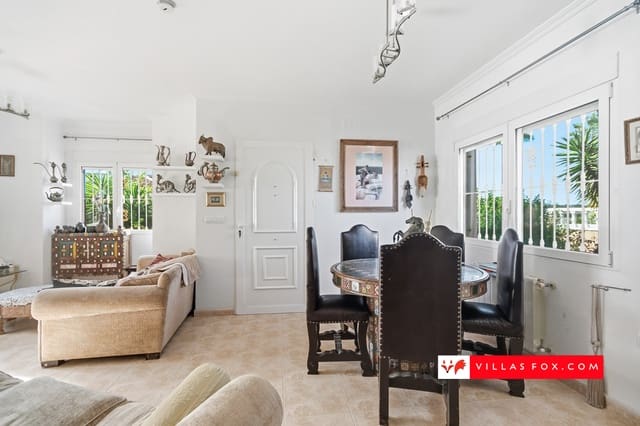 3 makuuhuone Huvila myytävänä paikassa San Miguel de Salinas mukana uima-altaan 
autotalli - 349 000 € (Ref: 9240912)