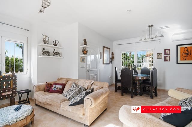 3 makuuhuone Huvila myytävänä paikassa San Miguel de Salinas mukana uima-altaan 
autotalli - 349 000 € (Ref: 9240912)