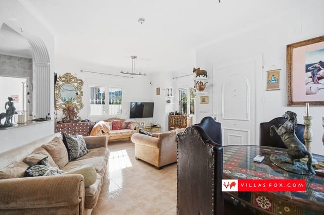 3 makuuhuone Huvila myytävänä paikassa San Miguel de Salinas mukana uima-altaan 
autotalli - 349 000 € (Ref: 9240912)